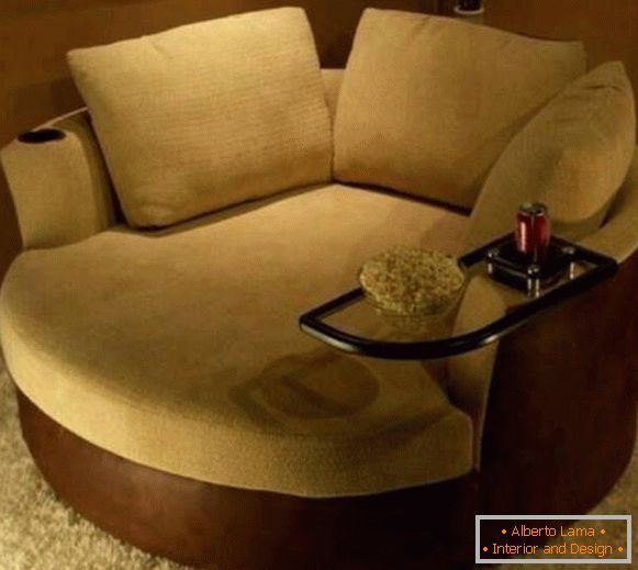 Круглий диван для двох