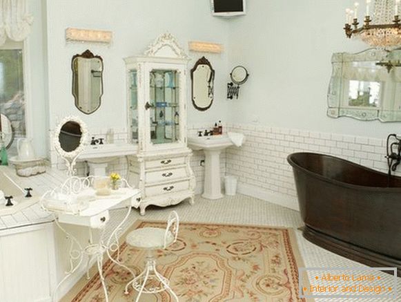 Гарне оформлення інтер'єру ванної кімнати в стилі Шеббі-шик