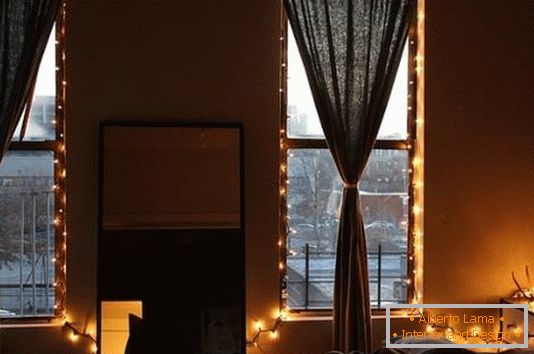 Стильне підсвічування вікон в спальні