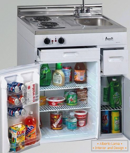 Вбудований холодильник під мийкою