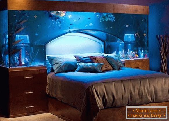 акваріум-як-ісголовие-ліжка