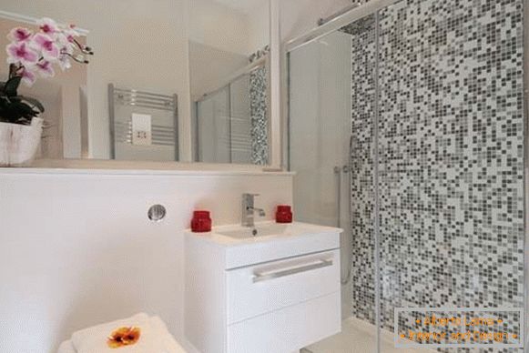 Дизайн інтер'єру ванної кімнати в маленькій квартирі