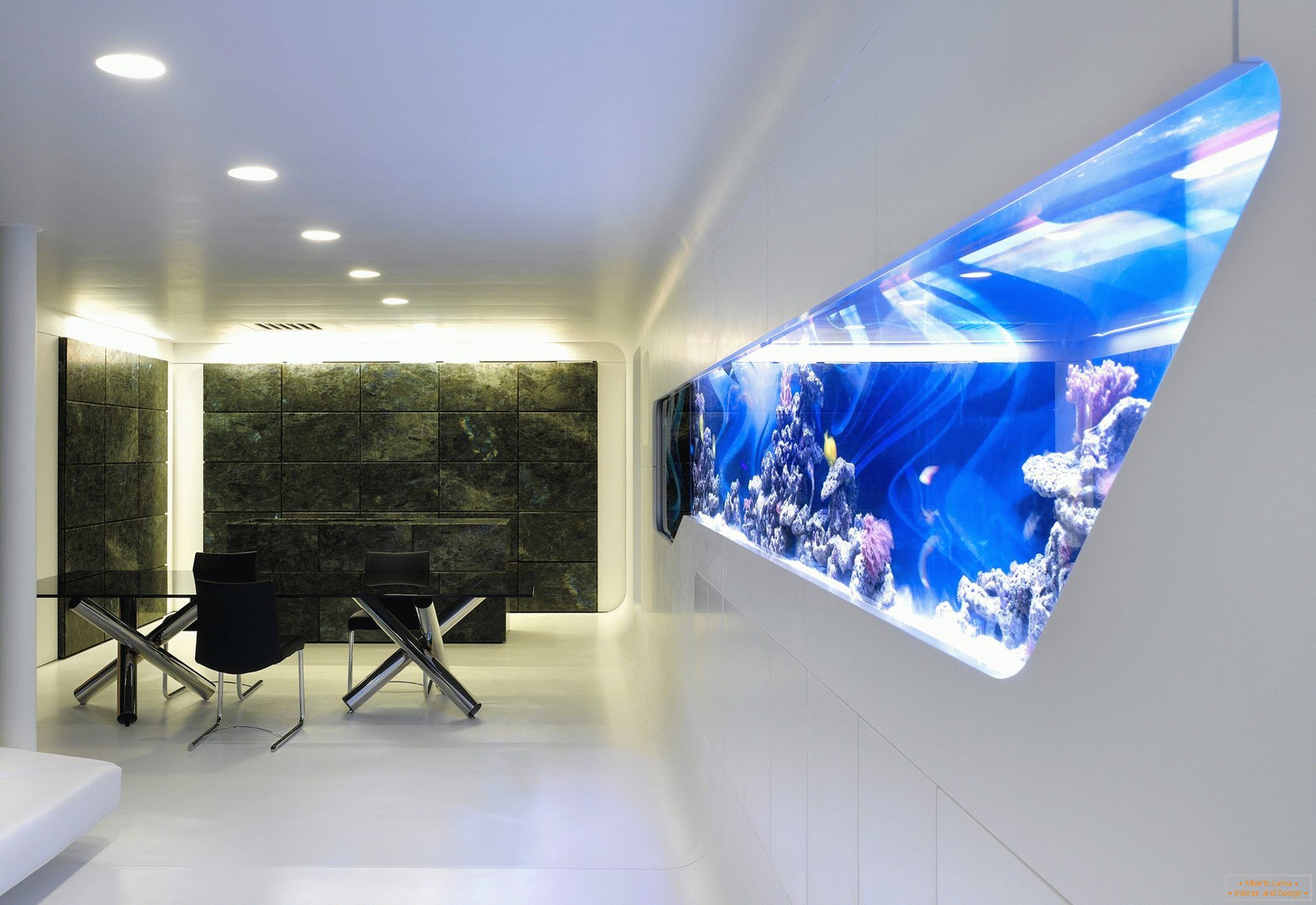 Сучасний інтер'єр з акваріумом в стіні