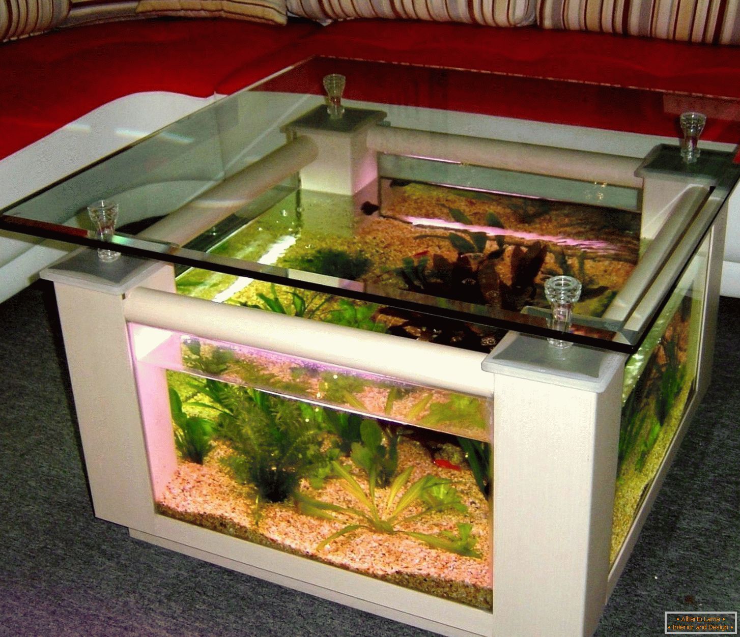 Журнальний столик-акваріум
