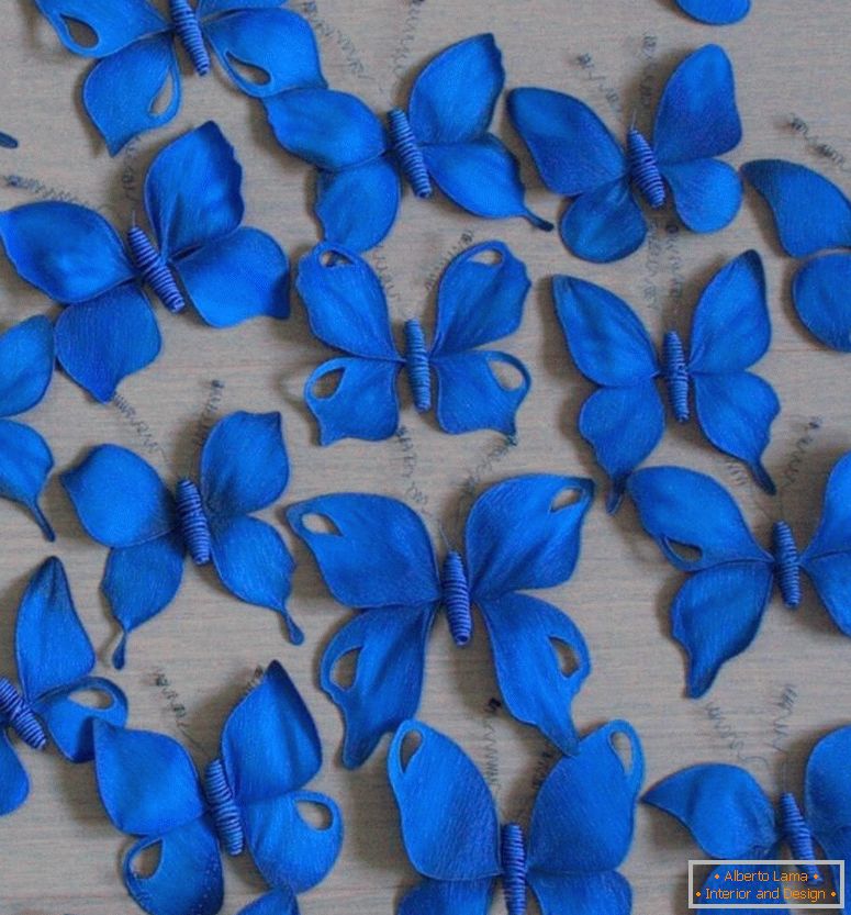 д13б5ф3855527е70933д4еебб4вт-дизайн-реклама-метелики-в-синьою-гамі-з