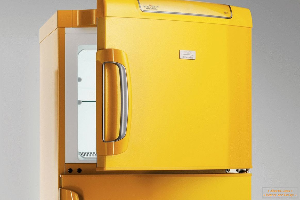 жовтий холодильник