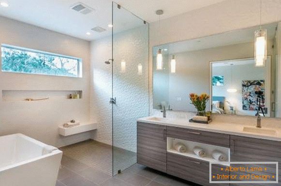 Сучасна ванна кімната в дизайні приватного будинку