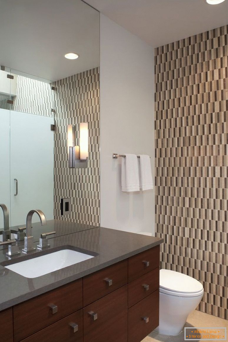 minimalist-lake-lb-салон-інтер'єр-дизайн-with-wooden-vanity-and-black-countertop-and-mirror-luxurious-bathrooms-interior-design-ideas-bedrooms-design-ideas-modern-bathrooms-design-bathroom