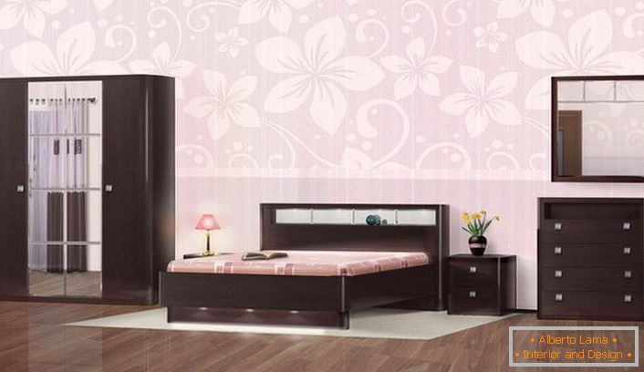 Меблі для спальні в стилі венге примітна своє шляхетною простотою і стриманим шиком. 