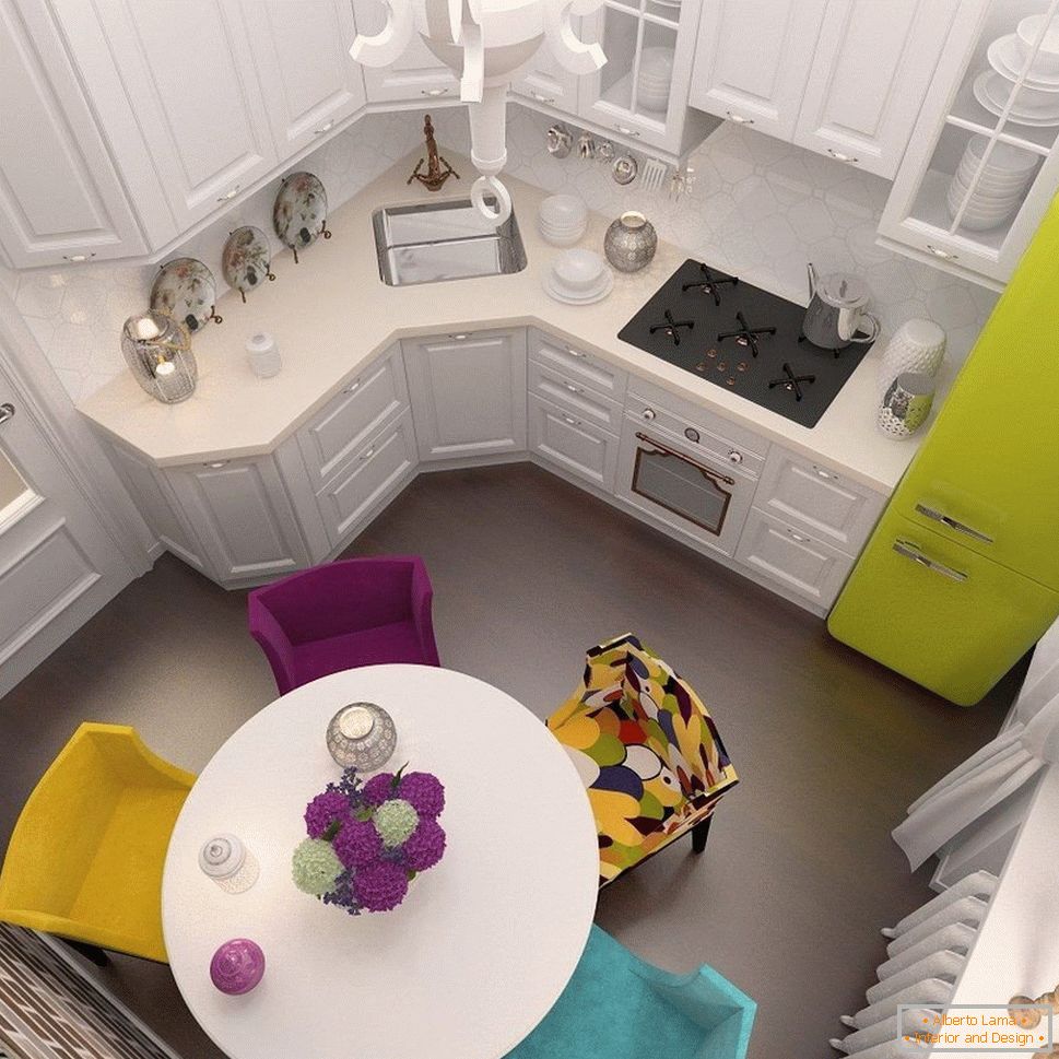 Жовтий холодильник на кухні