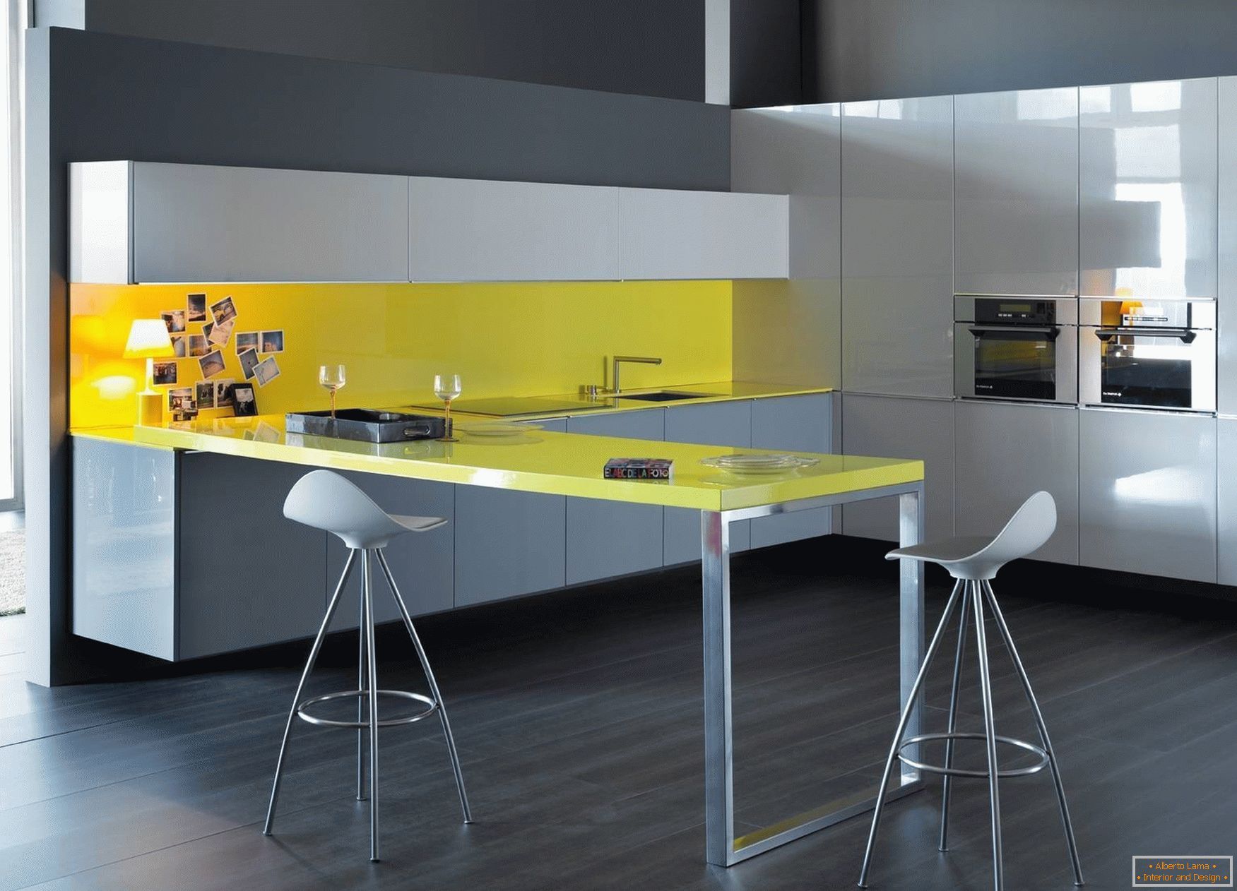 Жовто-сірий дизайн кухні