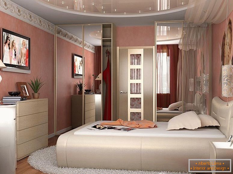 Спальня з рожевими стінами