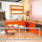 Кухня в стилі модерн оранжевого кольору
