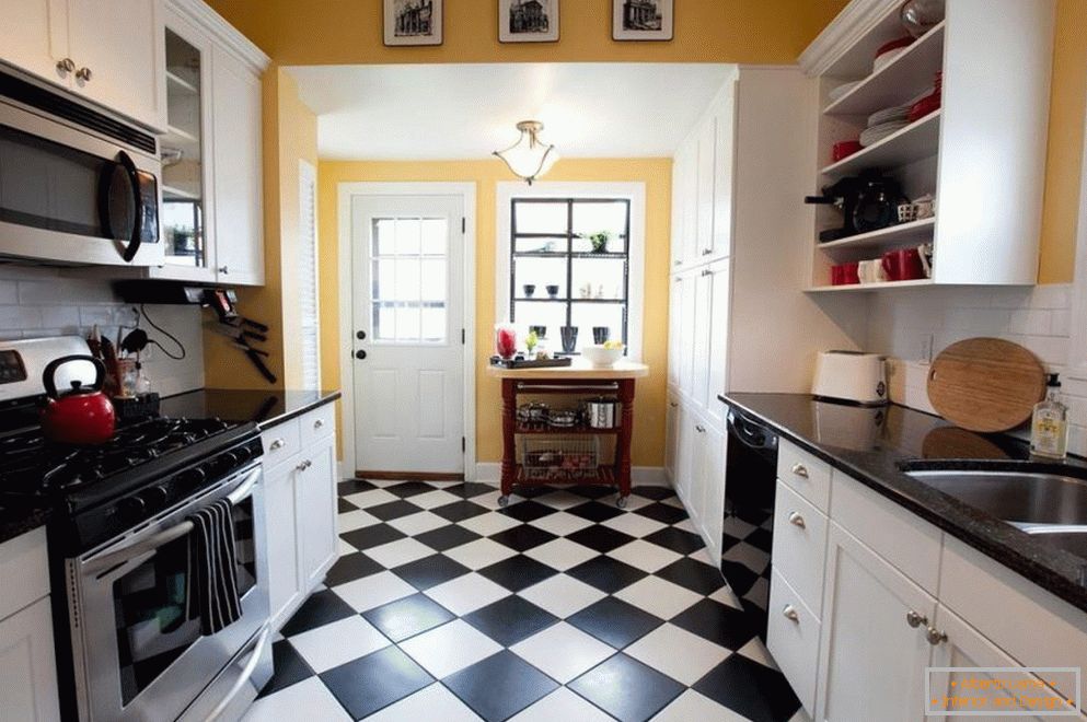 Шаховий підлогу на кухні