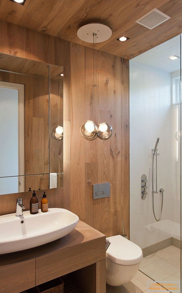Поєднання дерева і плитки в інтер'єрі ванної