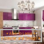 Дизайн біло-фіолетовою кухні