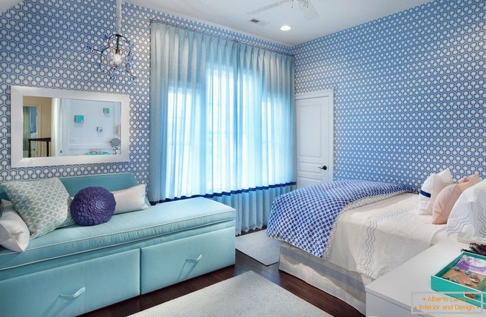 Блакитні шпалери в спальні