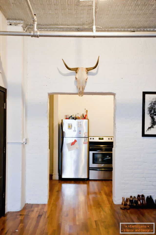 Кухня стильною квартири в Брукліні