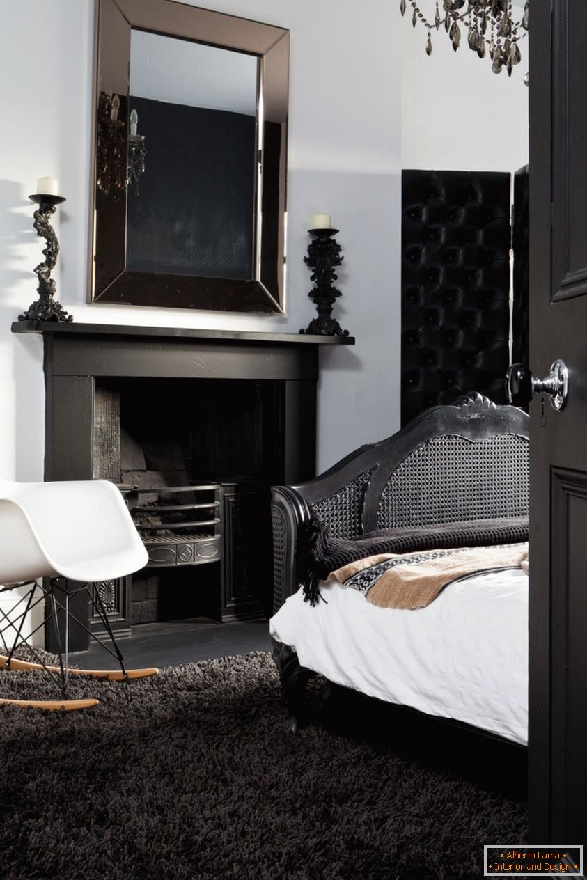 Красиве поєднання чорного і білого в інтер'єрі спальні