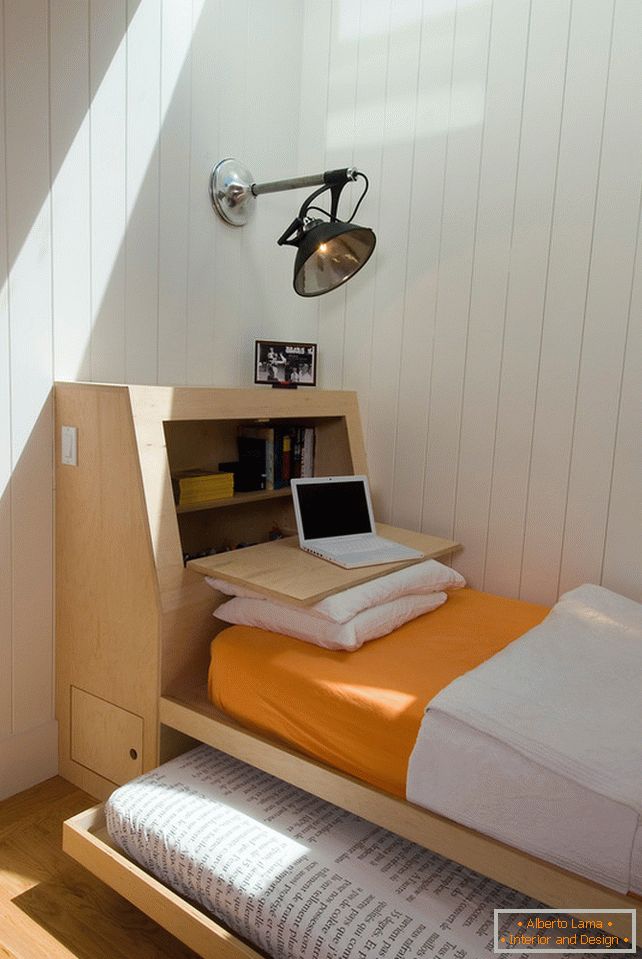Розсувна ліжко в інтер'єрі маленької спальні
