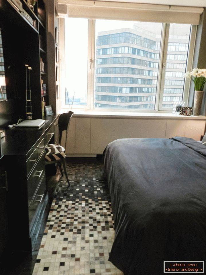 Спальня холостяцьким квартири на Манхеттені
