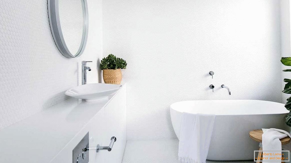 Дизайн ванної в білому кольорі