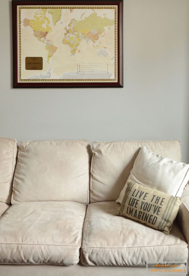 Інтер'єр маленької квартири: диван в кабінеті