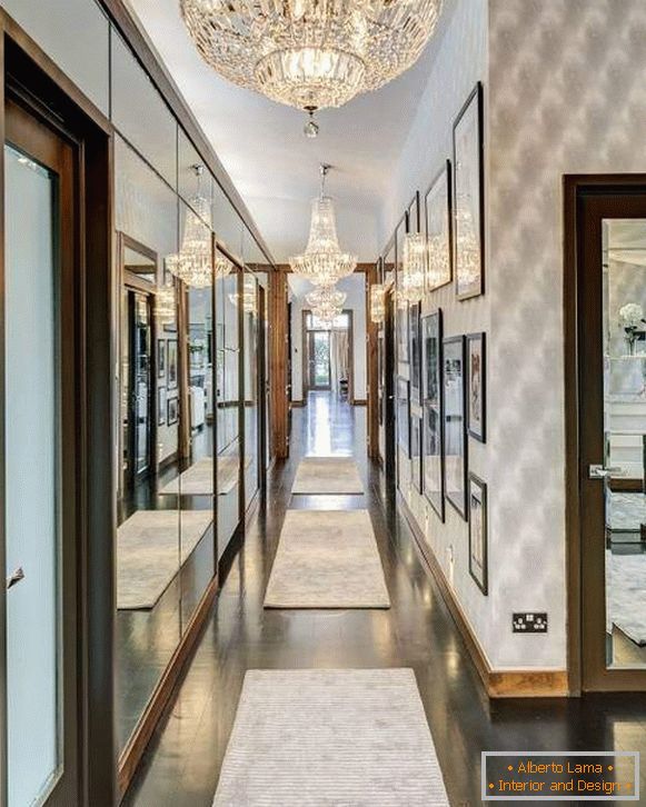 Шикарні люстри в вузький коридор - дизайн фото з дзеркалами