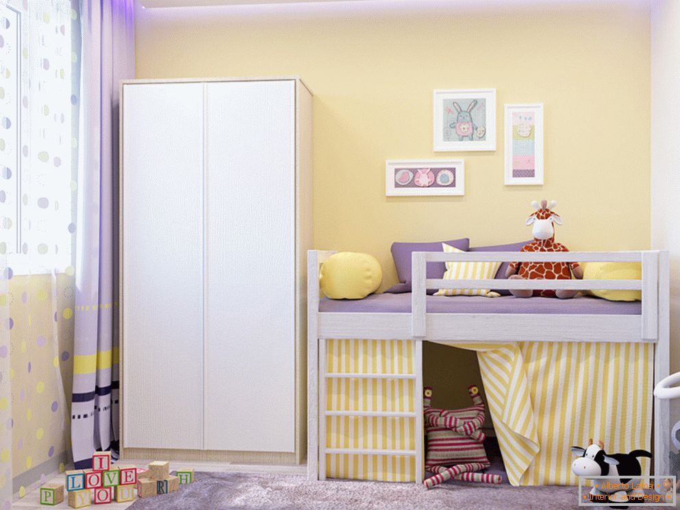 Жовті стіни в маленькій дитячій кімнаті