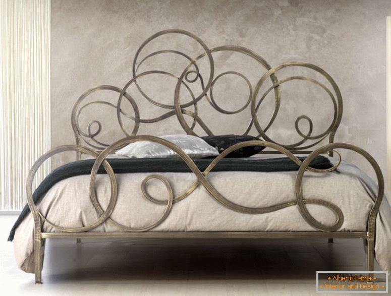 ковані-ліжка-в-дизайні-інтер'єру-спальні8