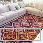 Білі дивани та турецька килим