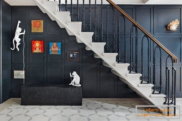 Стильні сходи на другий поверх в приватному будинку - фото в інтер'єрі