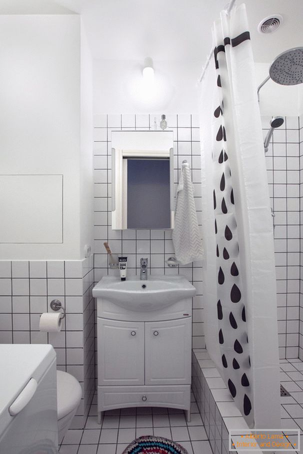 Інтер'єр ванної в чорно-білому кольорі