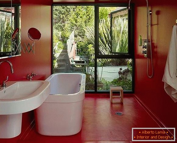 Варіанти фарбування стін в квартирі - червоний колір у ванній