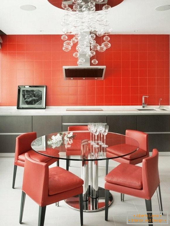 Дизайн кухні з червоним гарнітуром фото