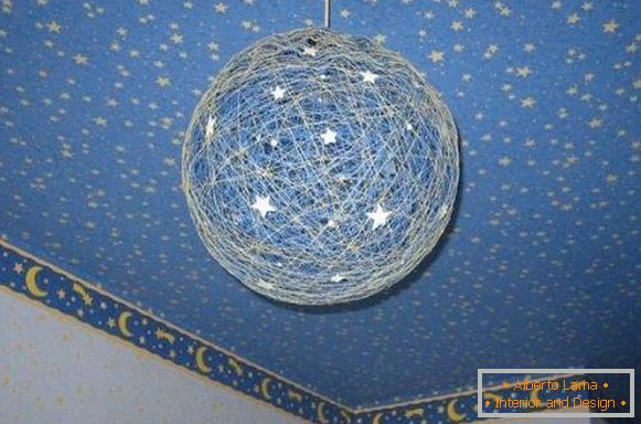 Ідеї ​​для декору будинку своїми руками - куля з ниток як світильник