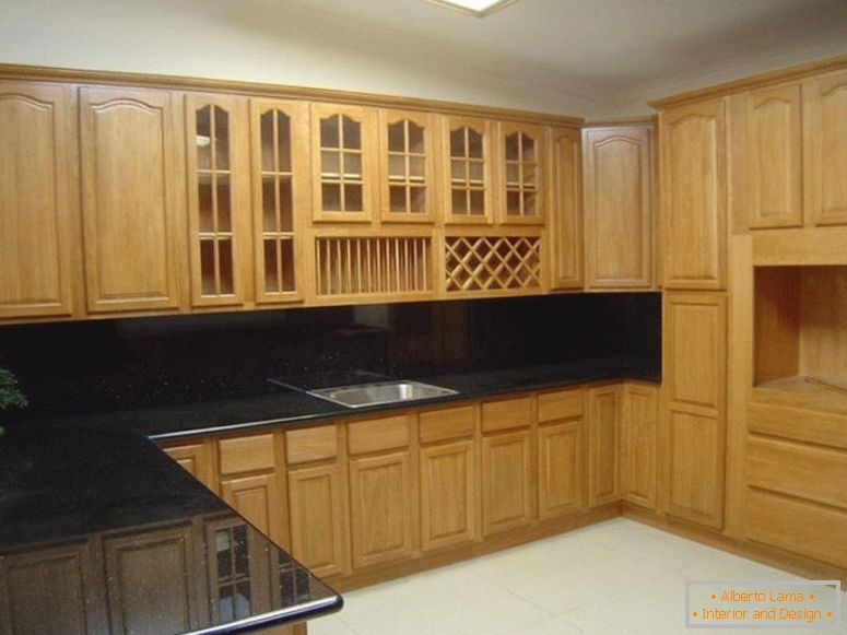 цікавий-дерев'яний-гардероб-для-кухня-design_white-плитка-floor_lighting-ідея-у-стелі-включаючи-чорний-граніт-countertop-jpg