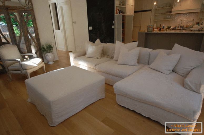 меблі-інтер'єр-декор-класика-біла-дивани-з-подушки-стіл-комбіновані-з-дерев'яними підлогами і відкриваються-кухня-план-для-надихаючої-living-room-design-ideas-comfortable- сучасний-диван-з-м'яким-ле