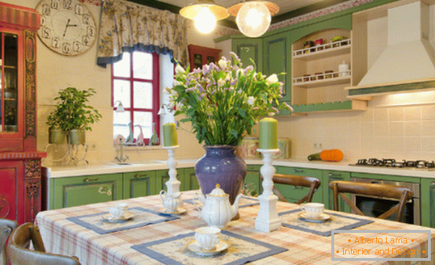 маленька кухня в стилі прованс фото интерьер 