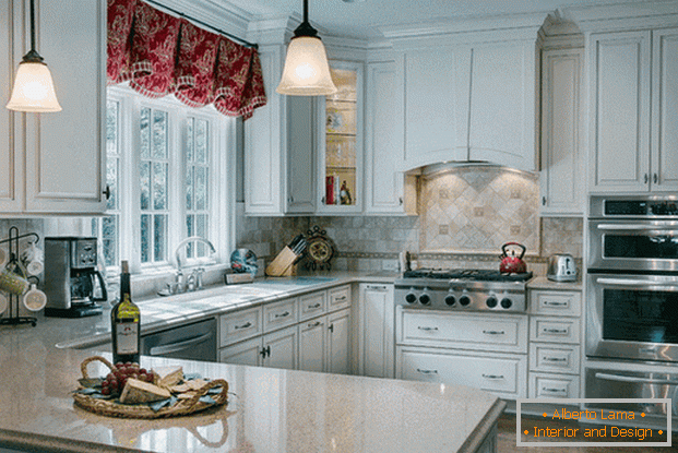 маленька кухня в стилі прованс фото интерьер