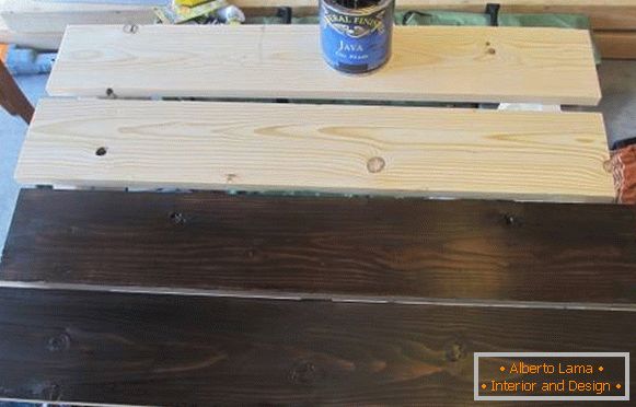 Фарбування дерев'яних меблів