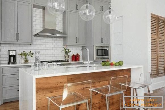 Модний дизайн кухні 2018 з меблями сірого кольору