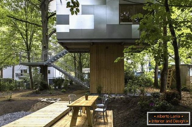 Незвичайний будинок на дереві: план