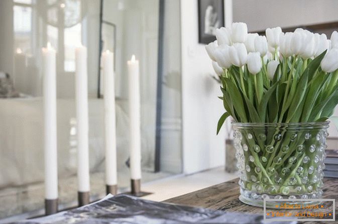 Квіти в інтер'єр квартири-студії в скандинавському стилі