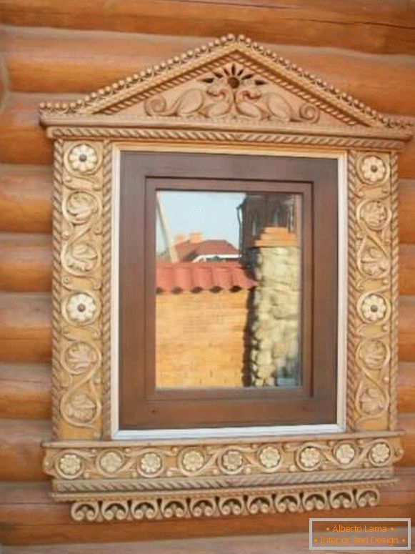наличники на вікна в дерев'яному будинку