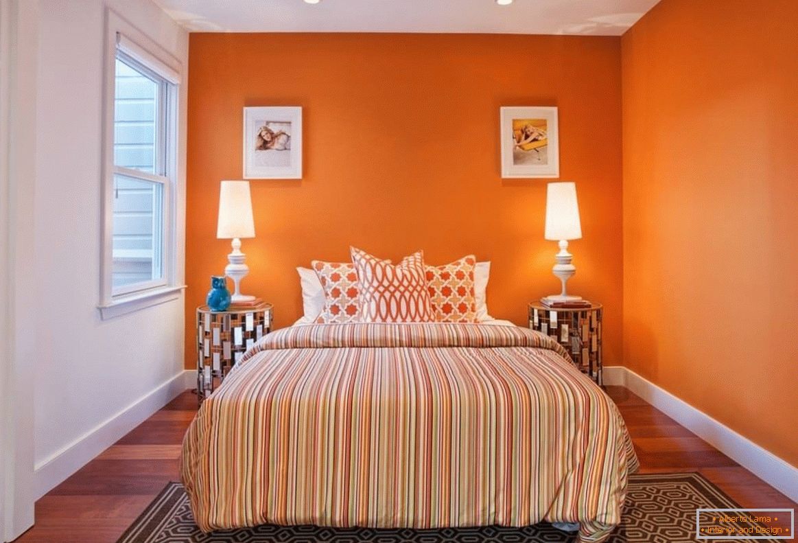 Помаранчевий колір в спальній кімнаті
