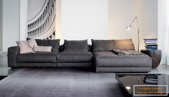 Затишні модульні дивани для інтер'єру вітальні в стилі мінімалізм. Мішкуватість модульних конструкцій згладжує строгість просторій вітальні.
