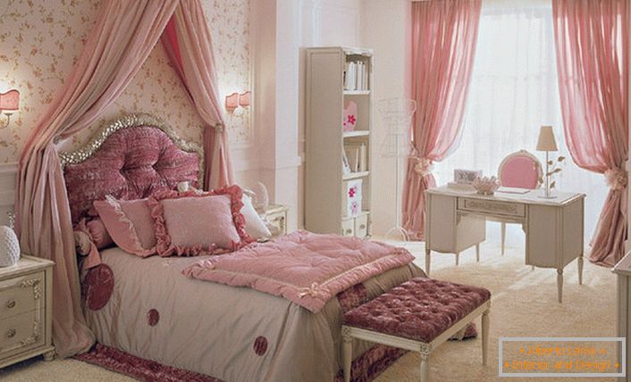 Дитяча кімната для дівчинки в стилі прованс-кантрі-барбі.