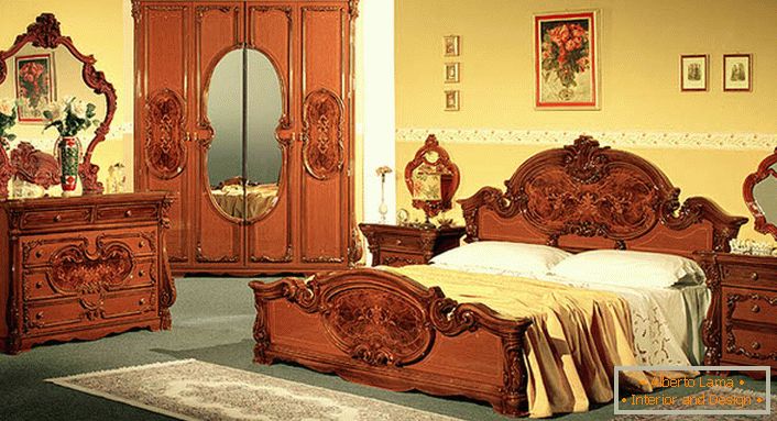 Меблі італійського виробництва для спальні в стилі бароко.