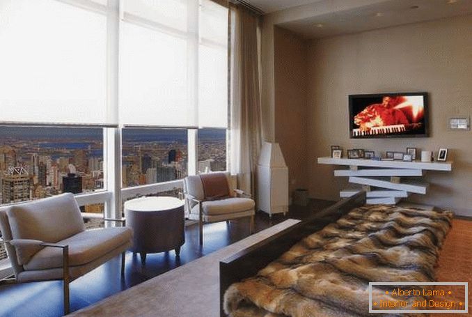Дизайн спальні з панорамними вікнами в міській квартирі